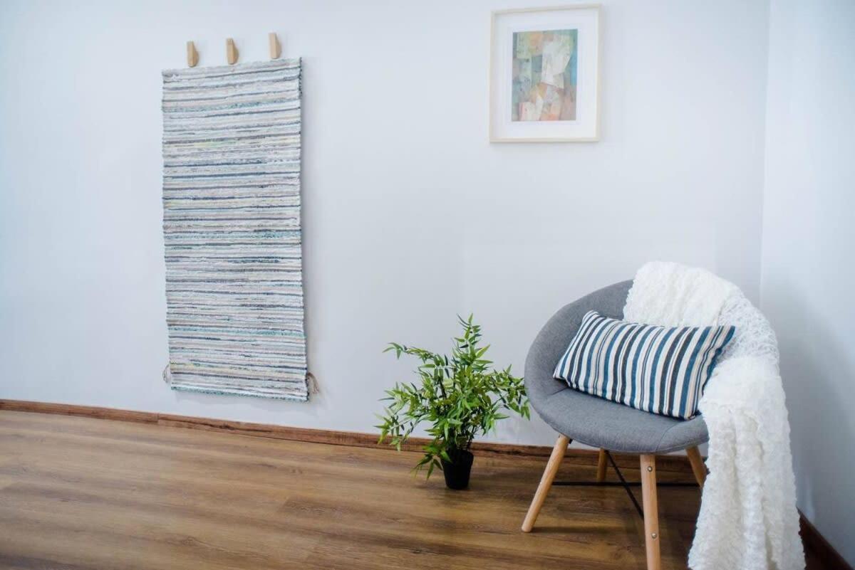 Apartment 5 Bedrooms With Ac In Center *