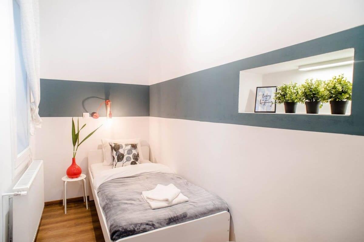 Apartment 5 Bedrooms With Ac In Center Budapest